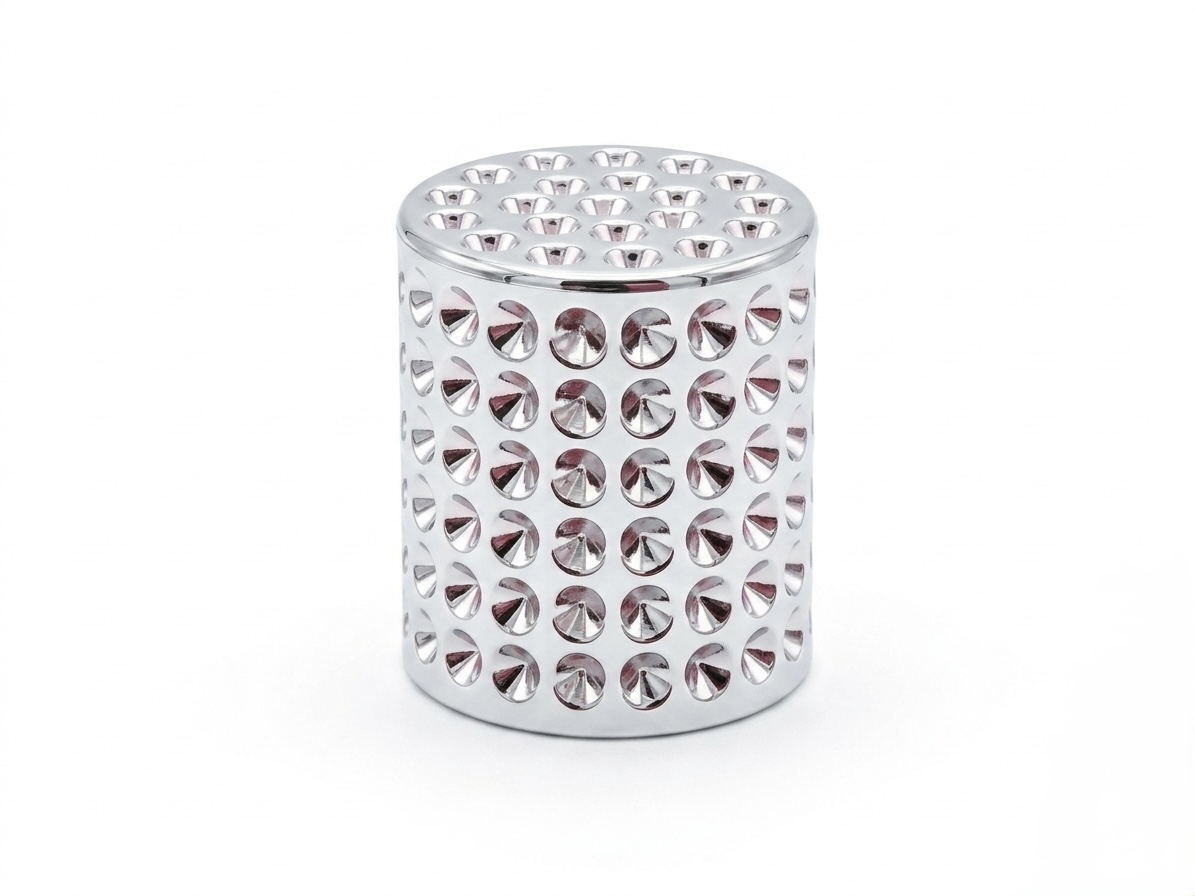 Ασημί καπάκι με studs